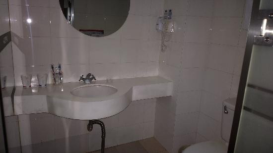 汉庭保定裕华西路火车站酒店主图