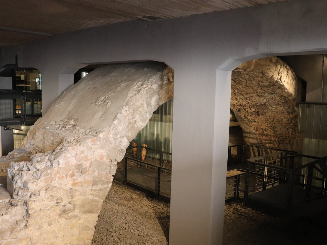 Sottopasso del Ponte Romano-帕尔马必去景点