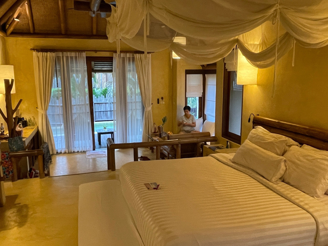 旺季泳池水疗别墅主图