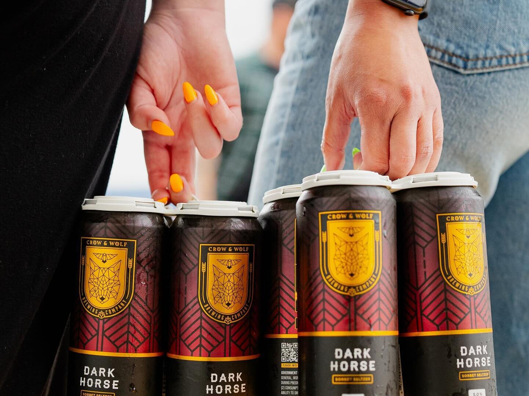 Crow & Wolf Brewing Company景点图片