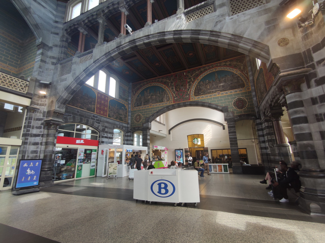 Gent-Sint-Pieters Railway Station景点图片