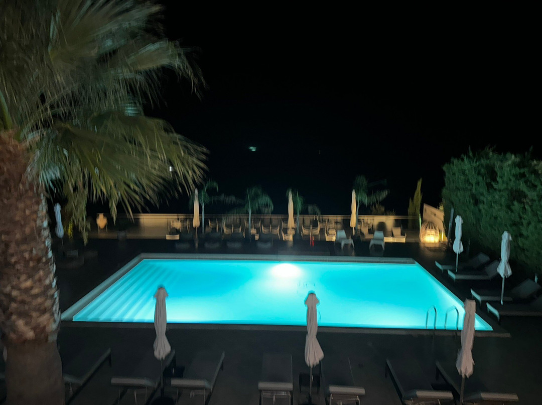 Golden View Residence主图