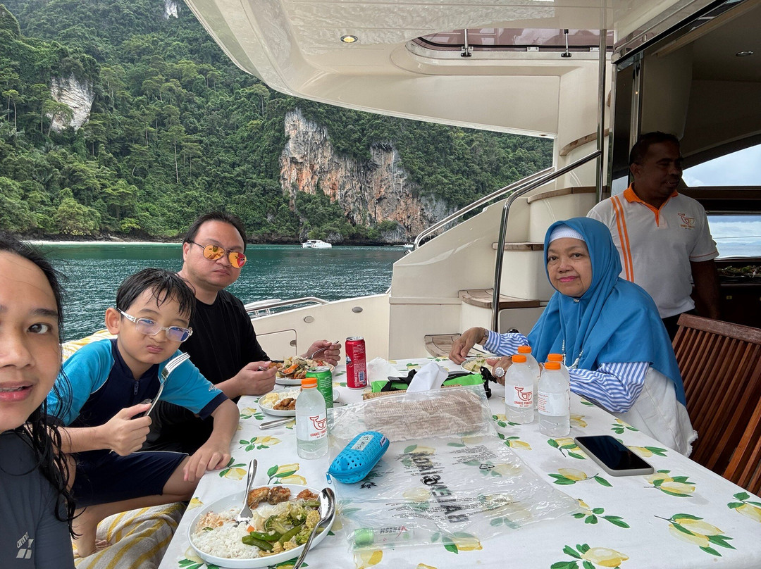 Phi Phi Island Boat Tours-大皮皮岛必去景点