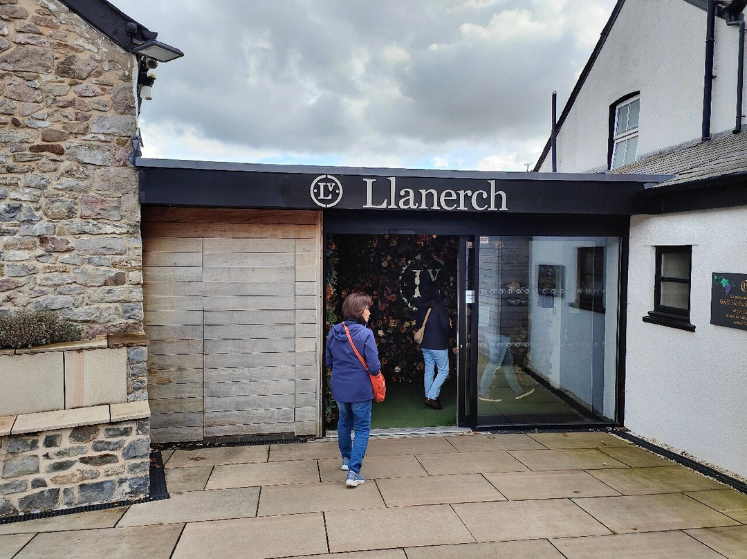 The Tasting Lodge @ Llanerch Vineyard景点图片