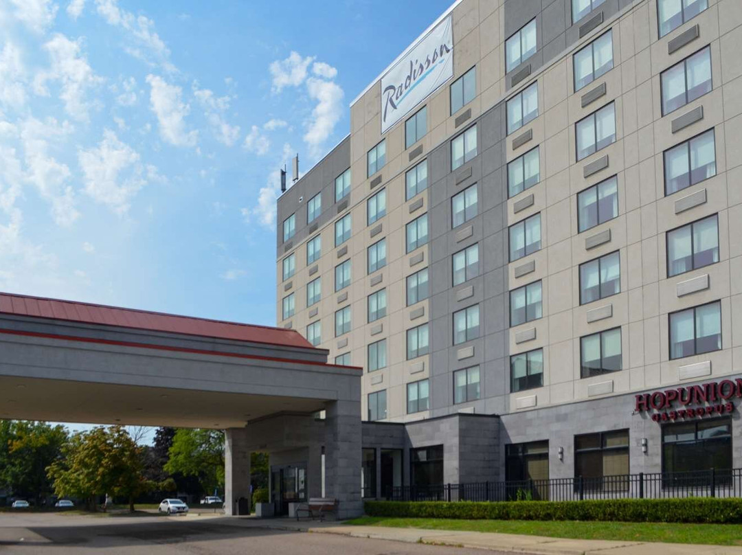 Radisson Hotel Detroit Metro Airport