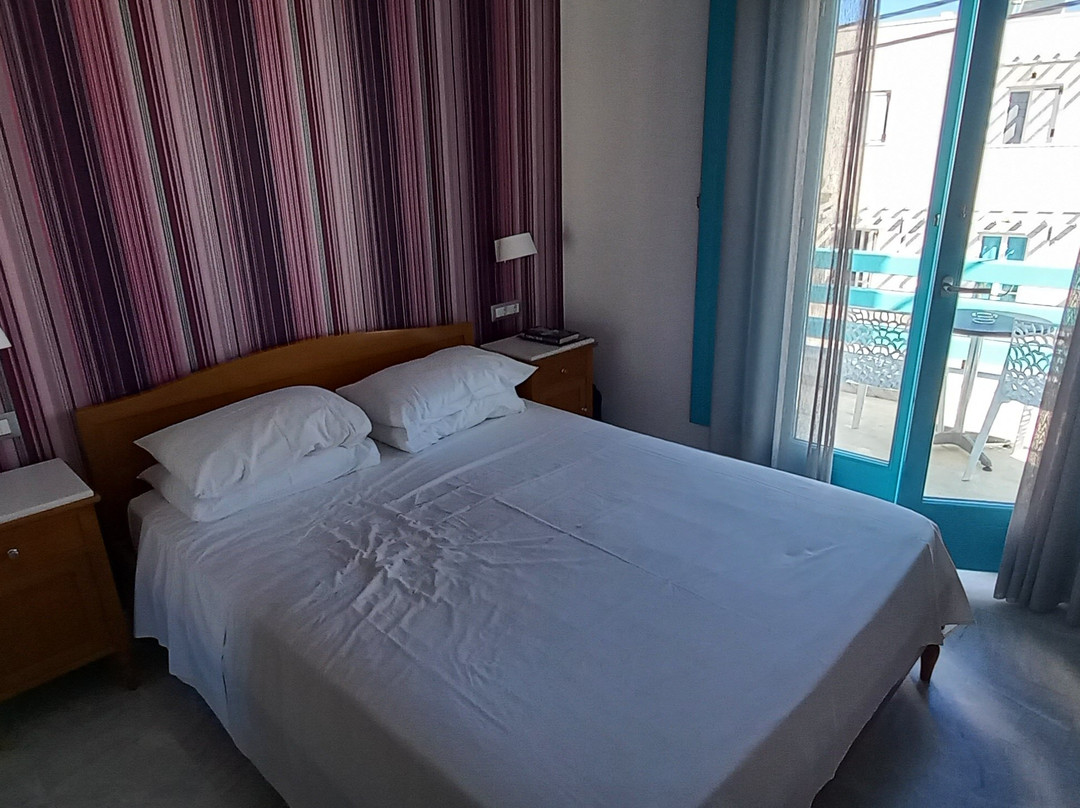 Santellini Hotel主图