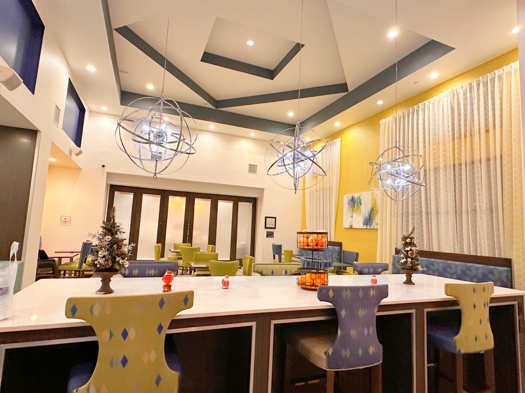 Hampton Inn And Suites Stroud主图