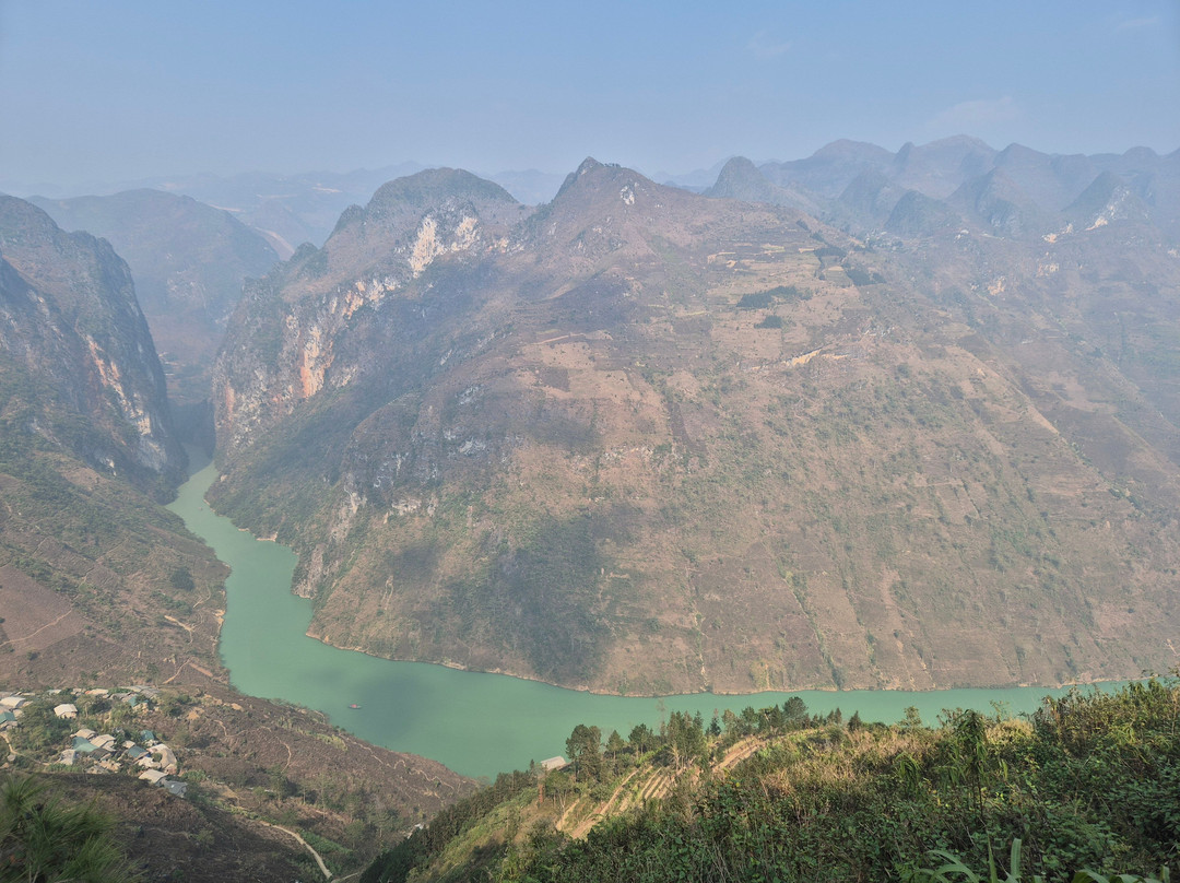 Ha Giang Yolo House and Loop Tours主图