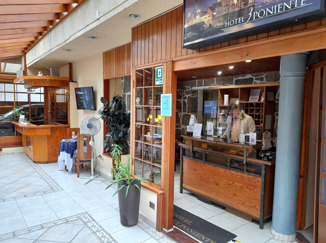 Hotel 3 Poniente