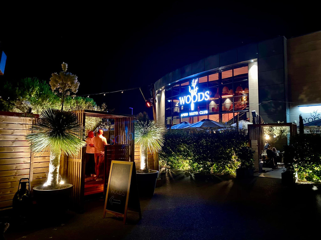 Woods Restaurant