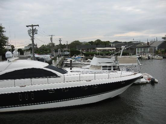 Land's End Motel主图