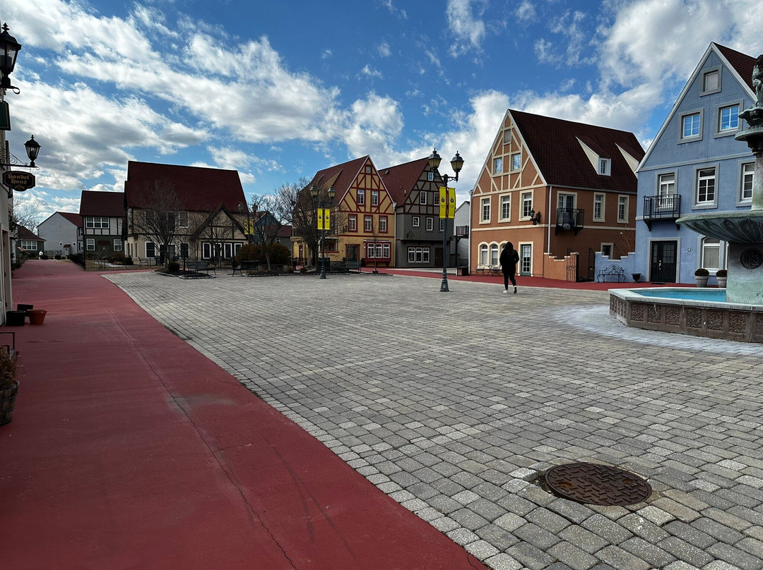 Stoudtburg Village景点图片