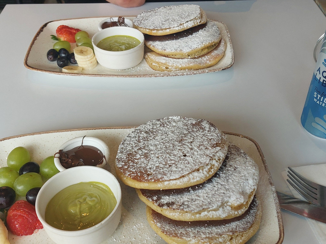 Amor Cafe & Bistro