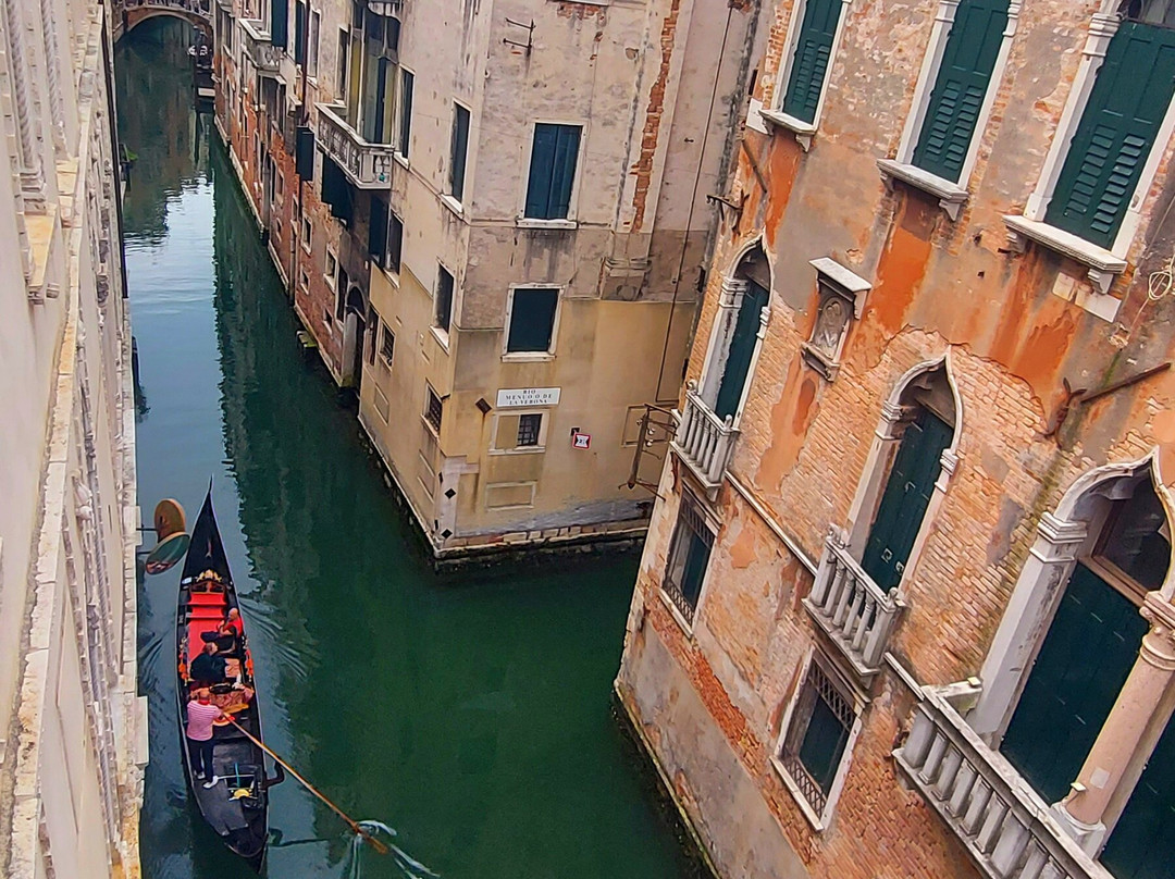 圣塔罗酒店主图