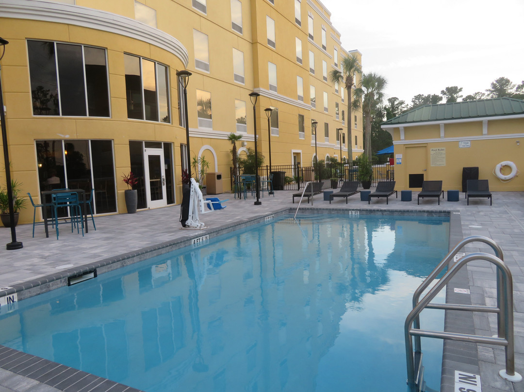 Hampton Inn & Suites Lake City主图