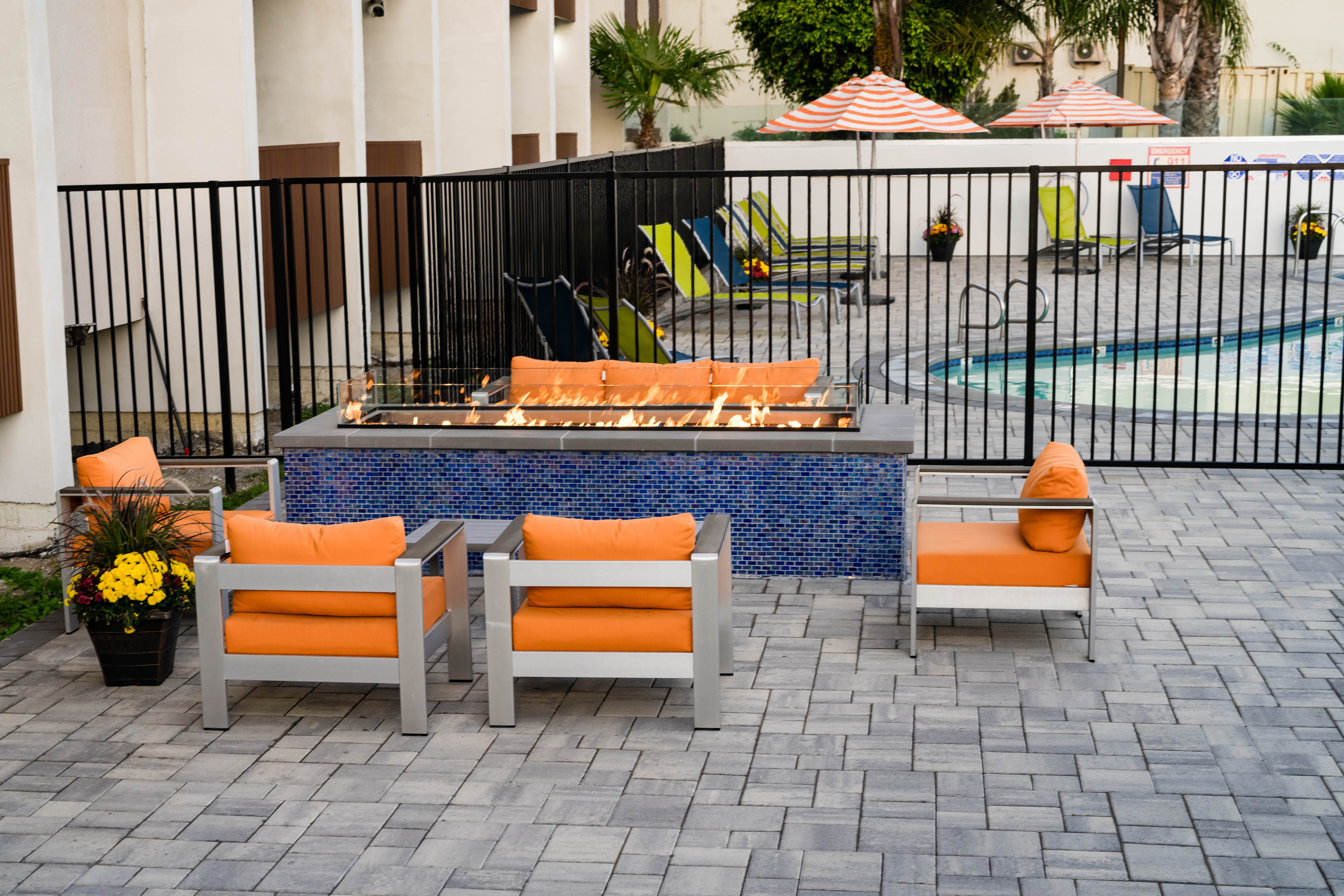 卡尔森文图拉乡村套房酒店-泳池