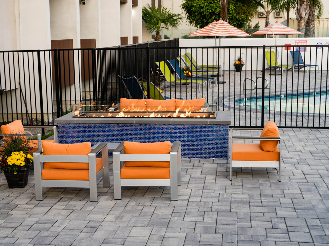 卡尔森文图拉乡村套房酒店主图