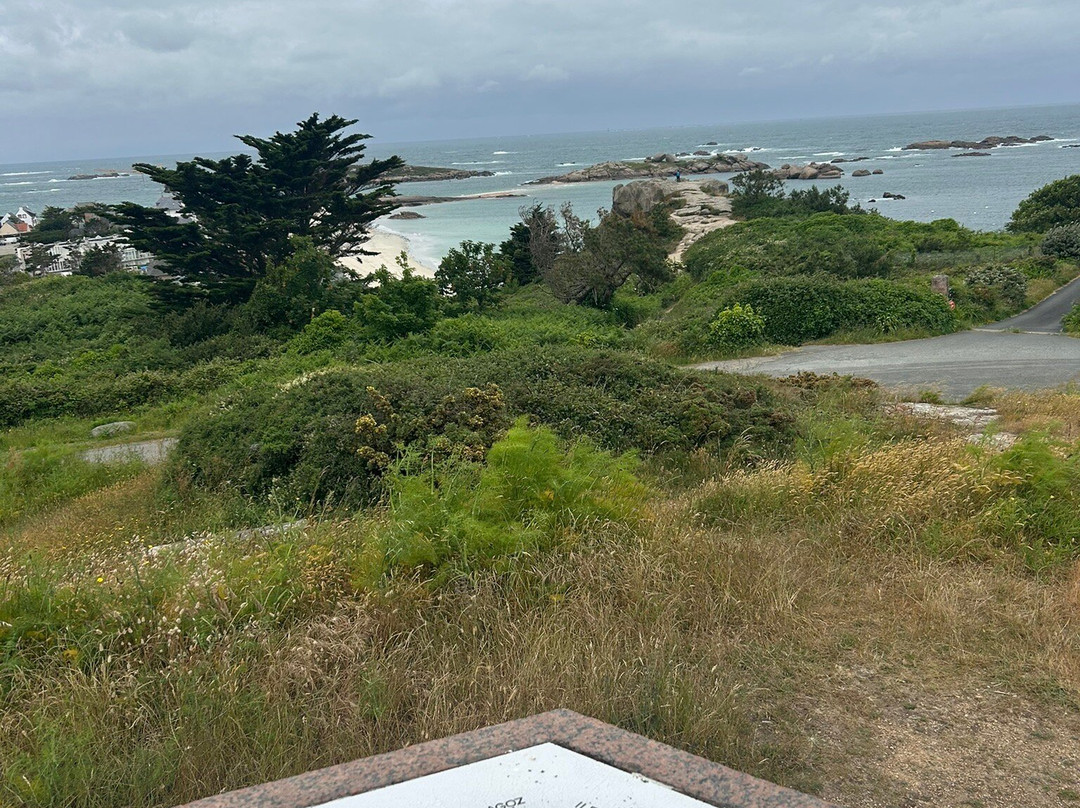 Plage de la Greve Blanche-Tregastel必去景点