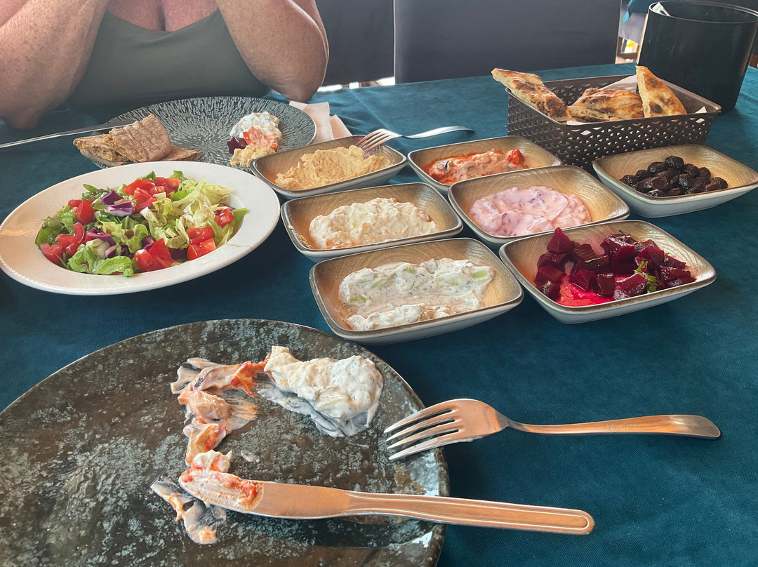 Royal Moon Restaurant & Bar