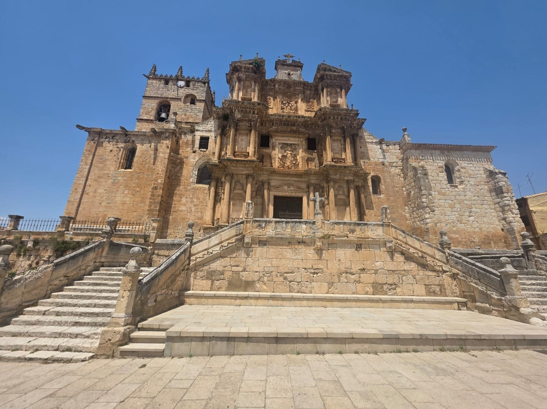 Iglesia De Santa María De La Asunción