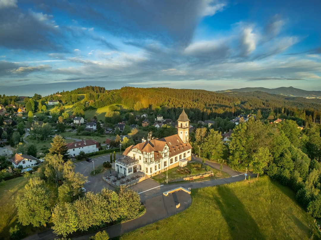Hotel a restaurace Petřín主图