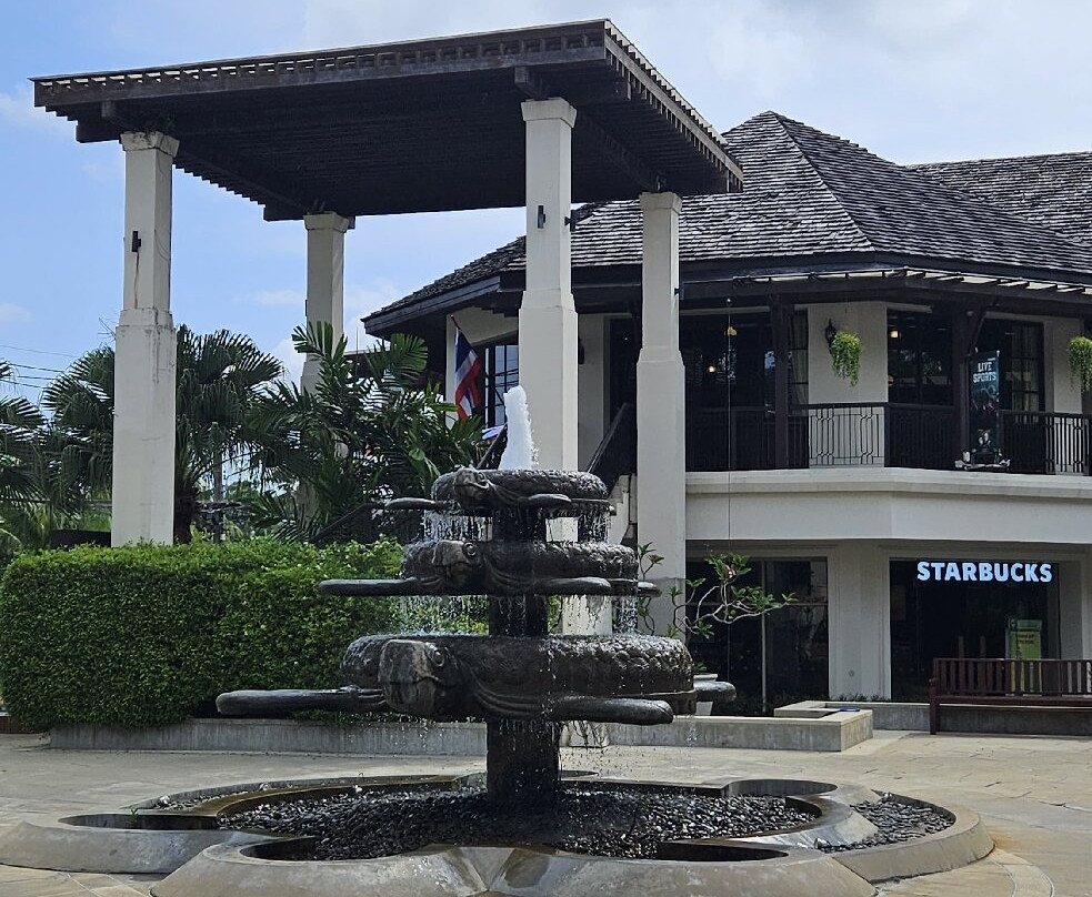 乌龟村购物餐饮中心-迈考必去景点