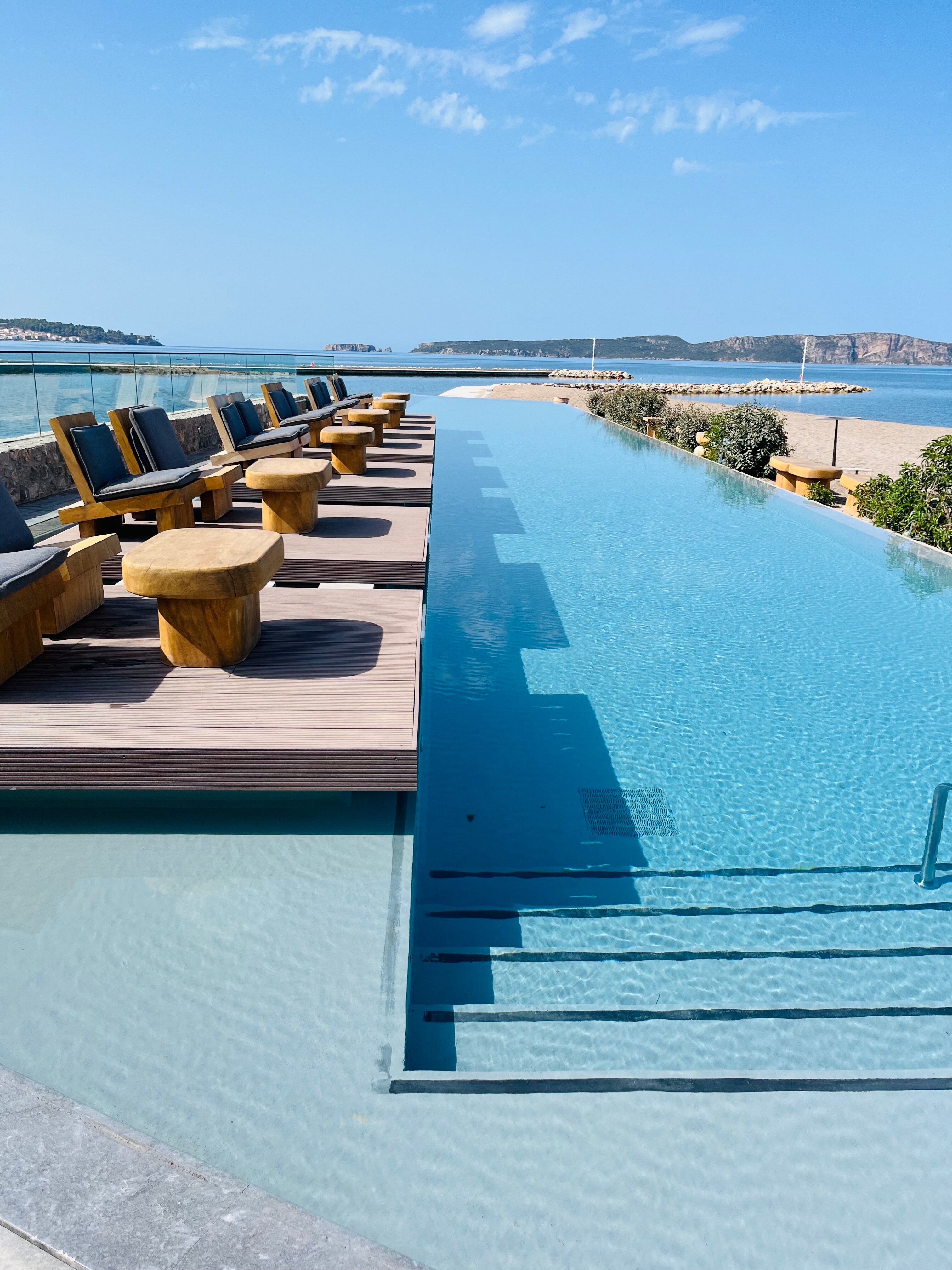 W Costa Navarino-泳池