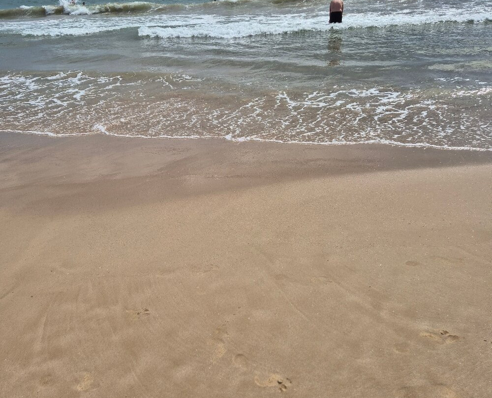 Playa de Ponent-萨洛必去景点