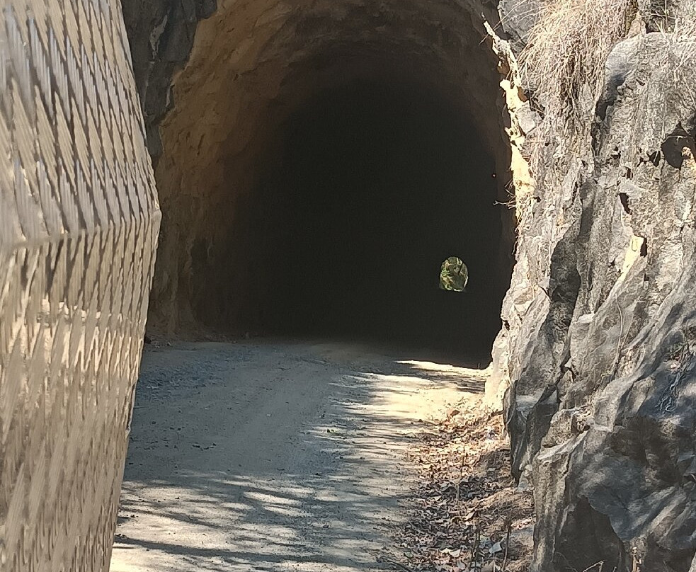 Boolboonda Tunnel-Mount Perry必去景点