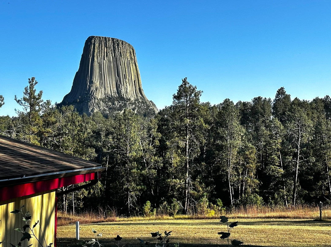Devils Tower Lodge主图