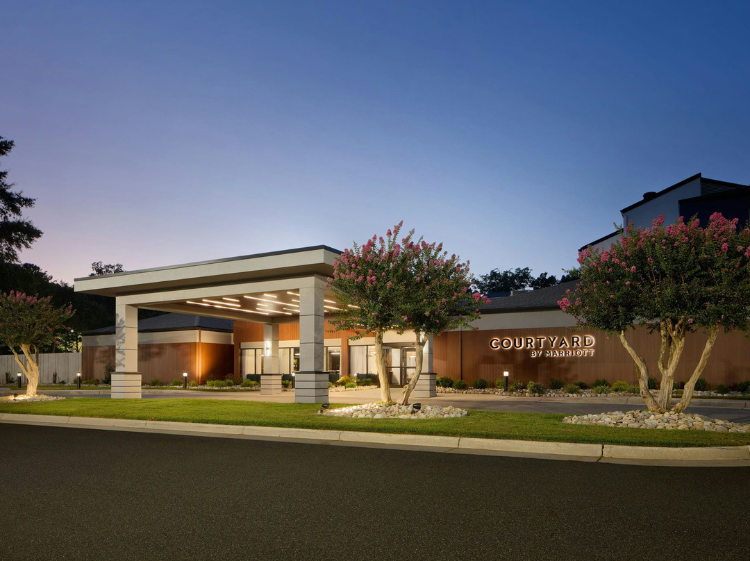 Courtyard Williamsburg Busch Gardens Area