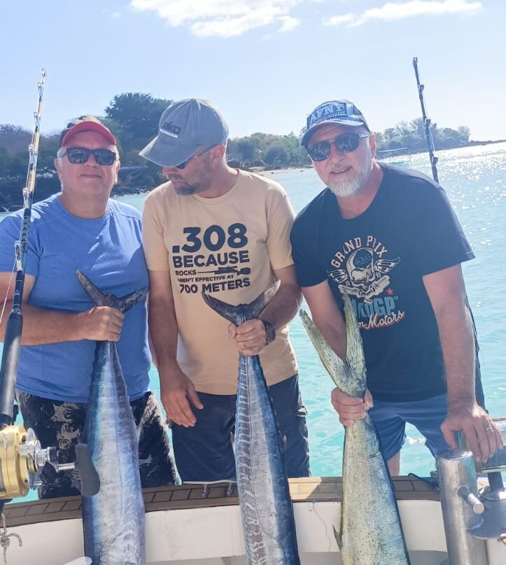 Le Trio Fishing-阿尔比恩必去景点