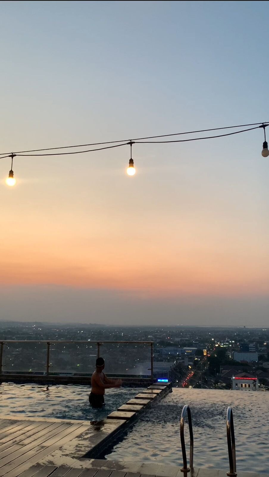 LK Hotel Pandanaran Semarang-泳池