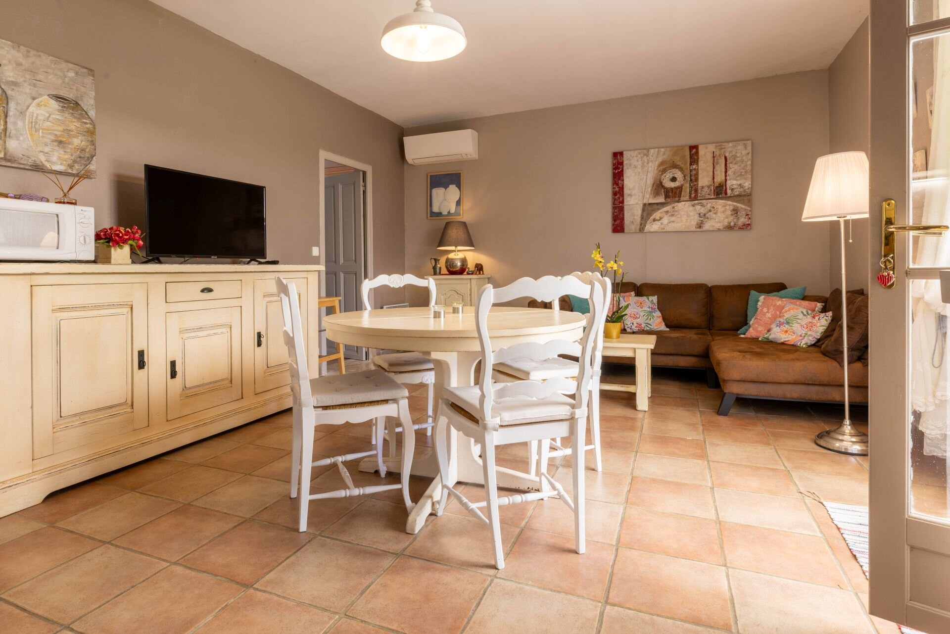 La Bastide Des Amouriers-餐饮