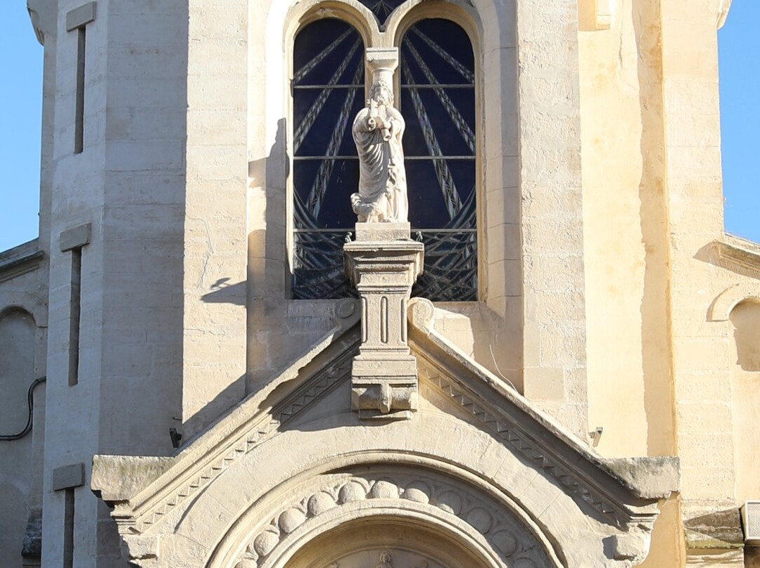 Eglise Saint-Pierre-帕拉瓦莱弗洛必去景点