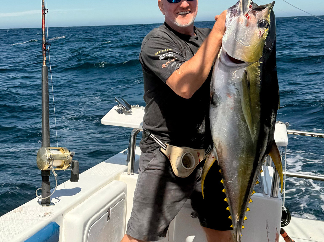 Cape Boat Charters-西门镇必去景点