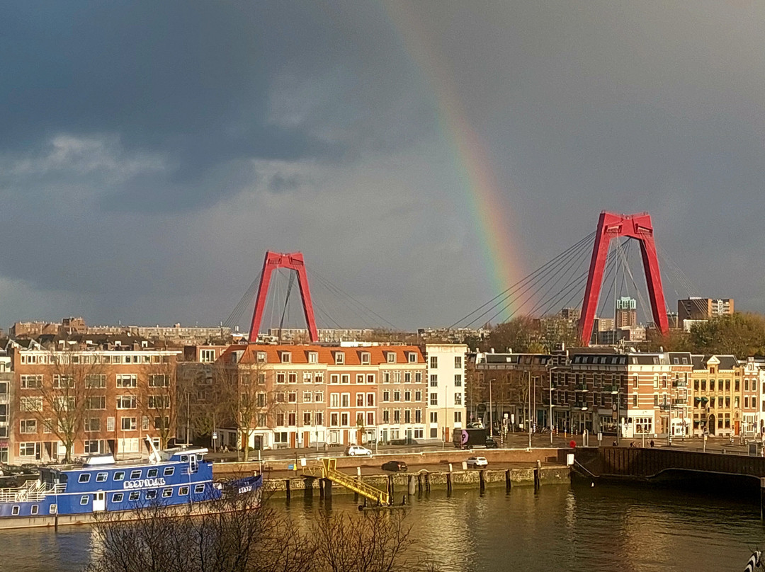 品克弗套房酒店主图