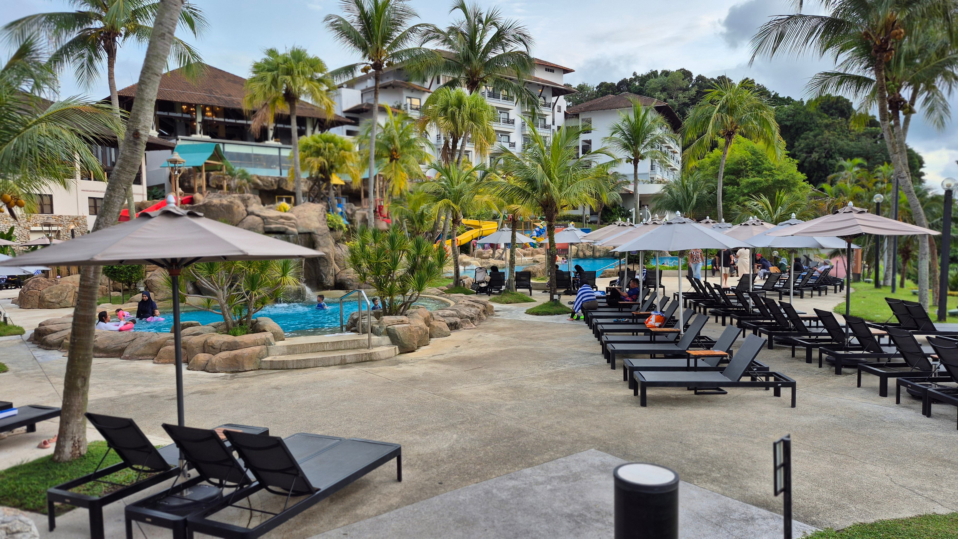 DoubleTree by Hilton Damai Laut Resort-泳池