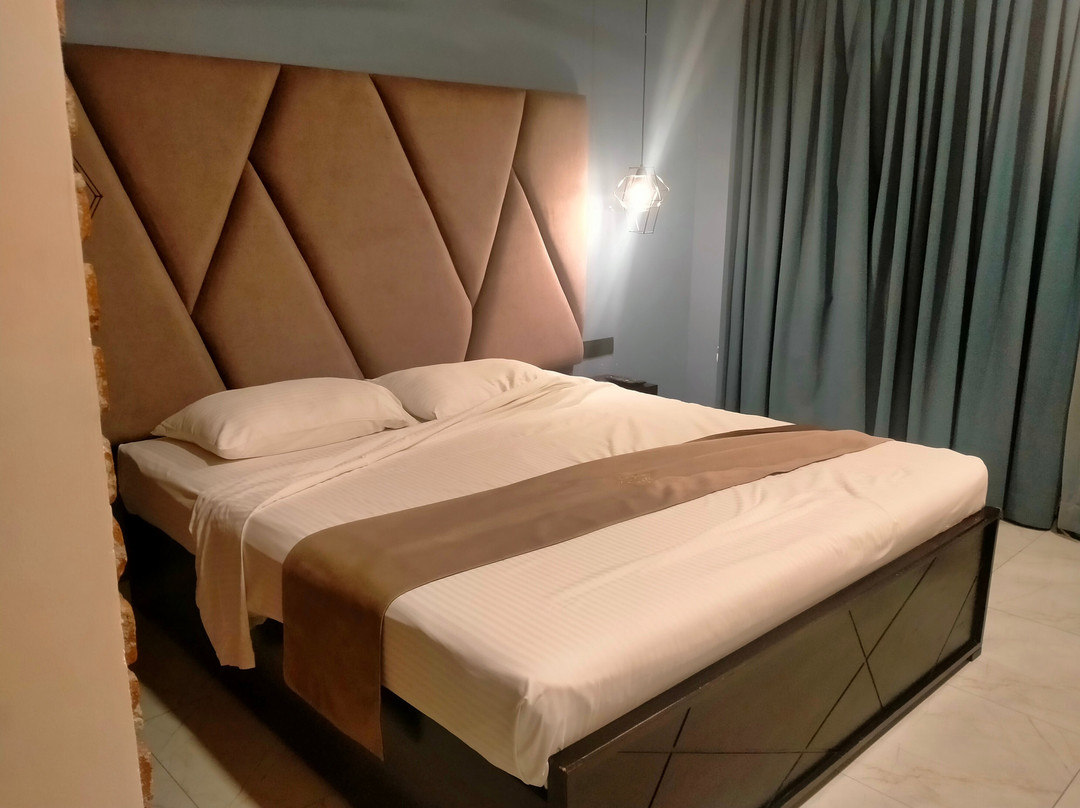 Limeshine Airport Transit Hotel