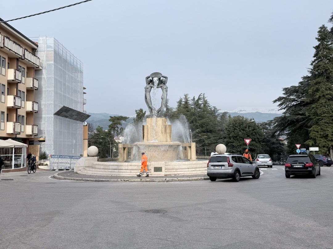 Fontana Luminosa-拉奎拉必去景点