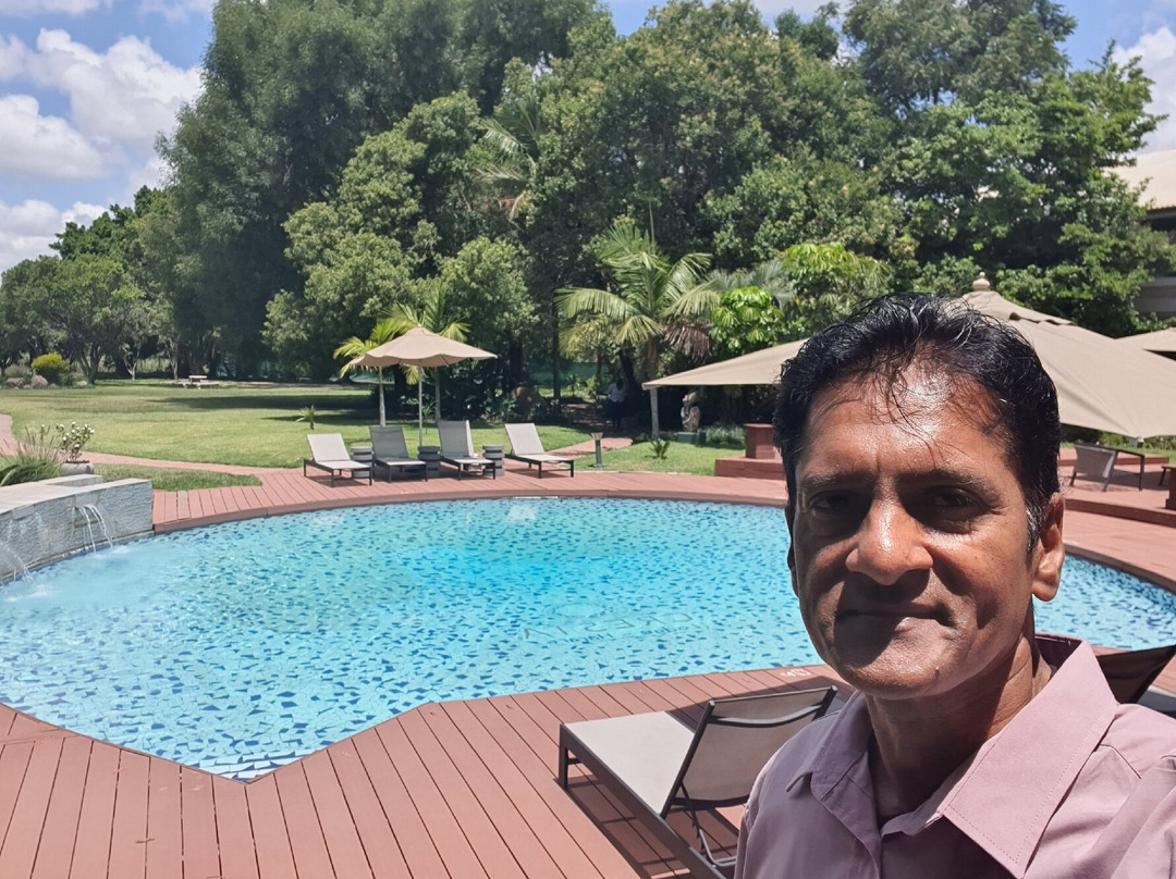 哈拉雷克里斯塔酒店主图