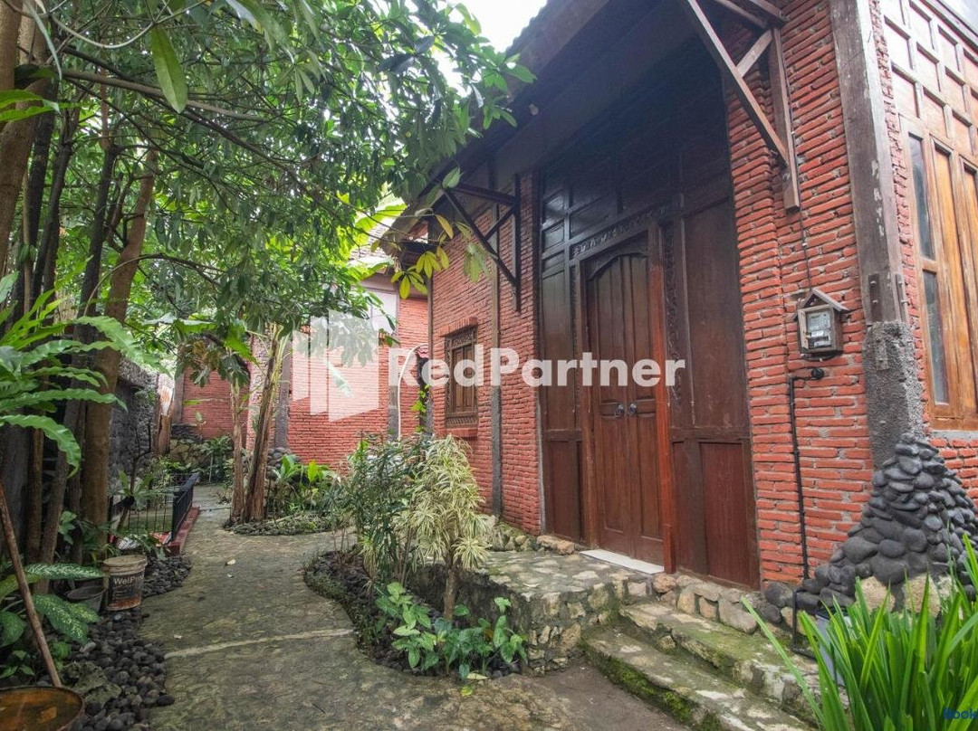 Djawata Resort & Gallery Near Desa Wisata Kasongan Yogyakarta RedPartner