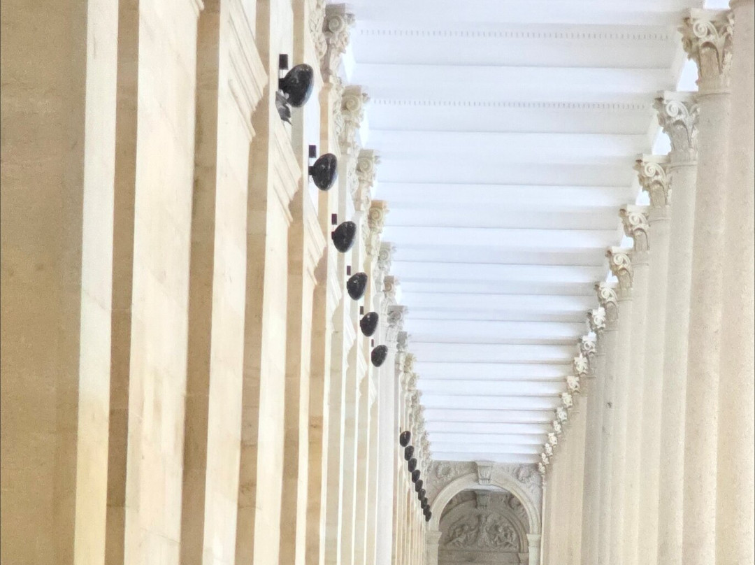 Hot Spring Colonnade-卡罗维发利必去景点