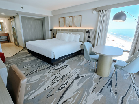 鹦鹉螺酒店主图