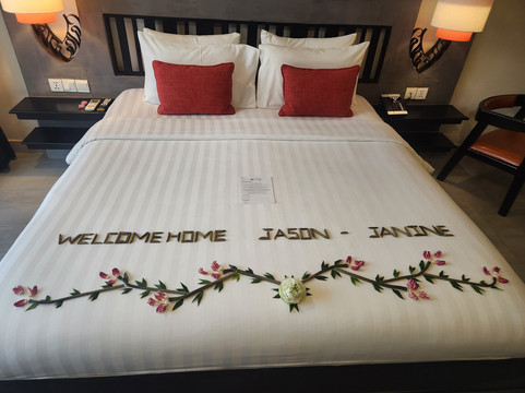 中央套房酒店主图