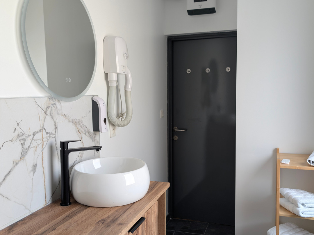 阿弗勒尔日库埃特酒店主图