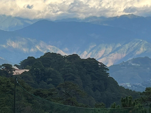 巴基奥乡下俱乐部主图