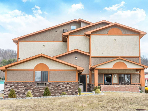 贝德福德速8酒店主图