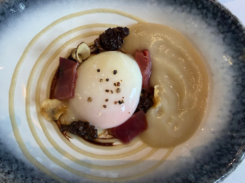 Restaurant L'Hibiscus by Jeremy Lasserre