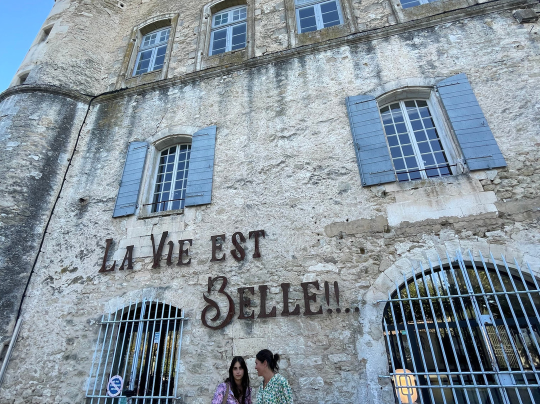 Madame Voyage En Provence-Rognes必去景点